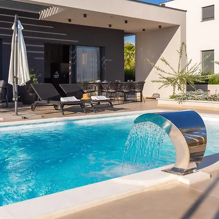 M Vila Vodice